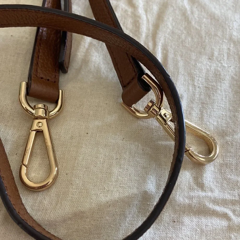 MK Médium Satchel with xbody strap and key card holder marching NWT brown gold